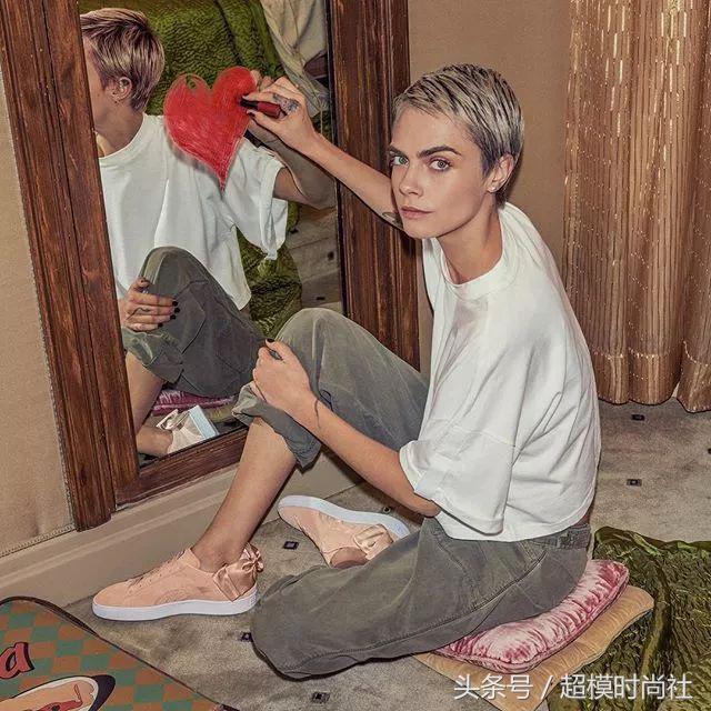 刘雯穿的最时尚的鞋,刘雯穿的小黑鞋