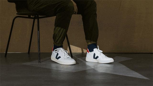 刘雯穿的最时尚的鞋,刘雯穿的小黑鞋