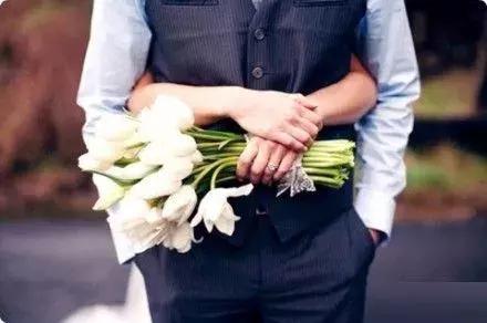 我都花钱请你吃火锅了，你陪我开个房怎么了？