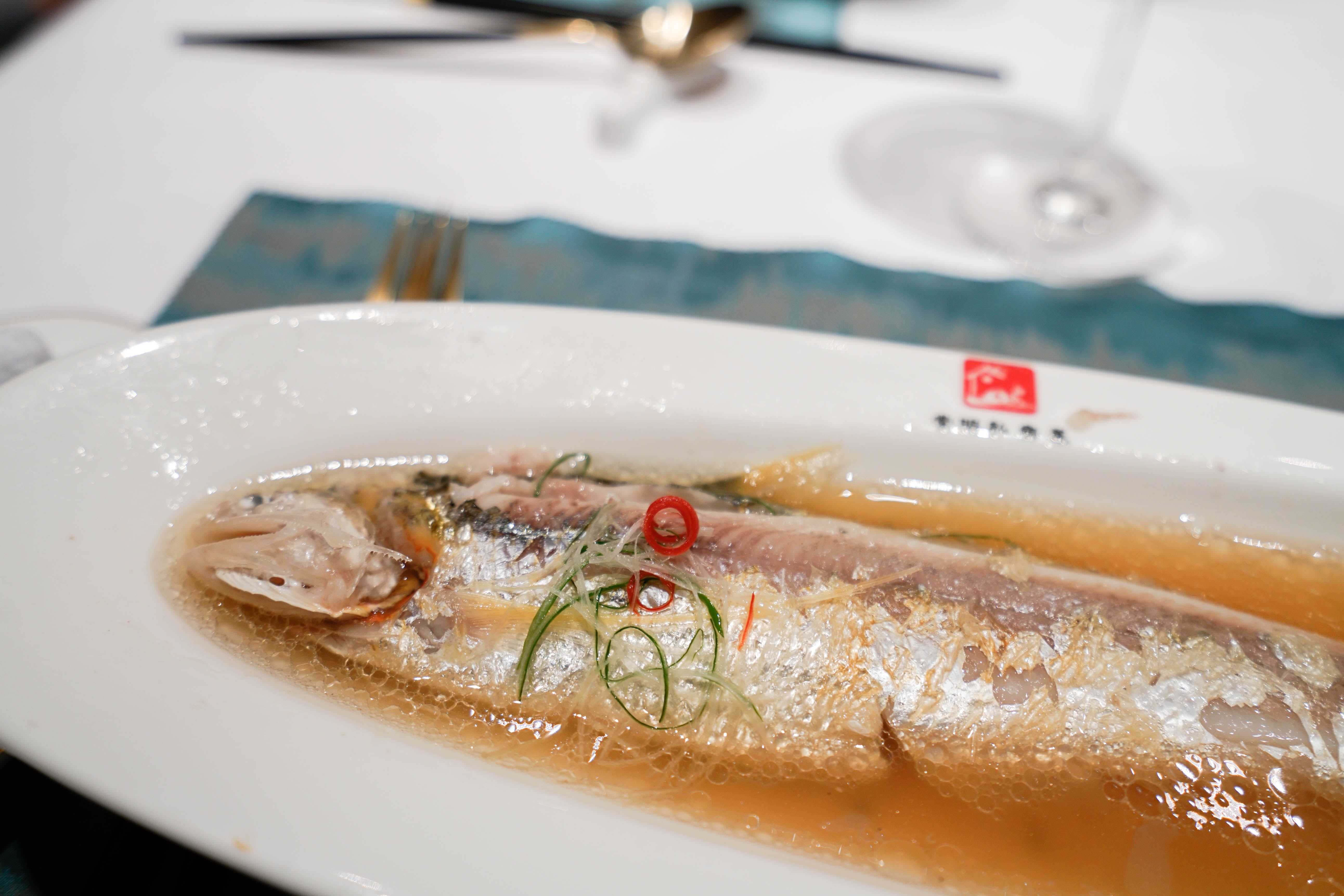 刀鱼季品鲜味,去道道鲜崇明私房菜赴一场刀鱼宴