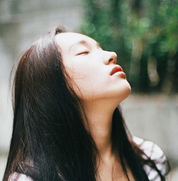 分手后再见前任是怎样的一种感受,分手后不原谅对方的表现