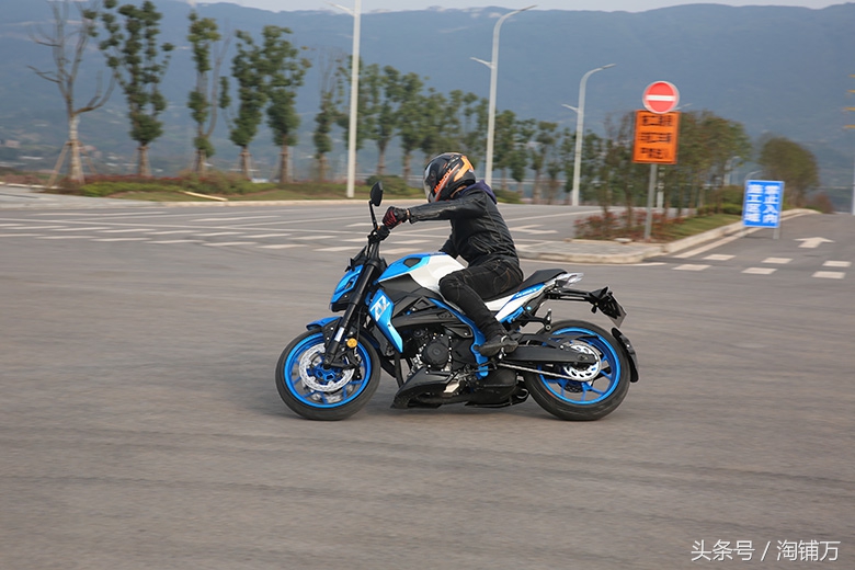 春风250nk和豪爵dl250对比,新感觉250对比春风250