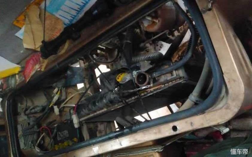 水冷摩托高温骑着突然断油,水冷摩托车烧机油是咋回事