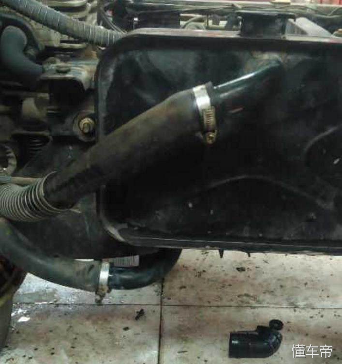 水冷摩托高温骑着突然断油,水冷摩托车烧机油是咋回事