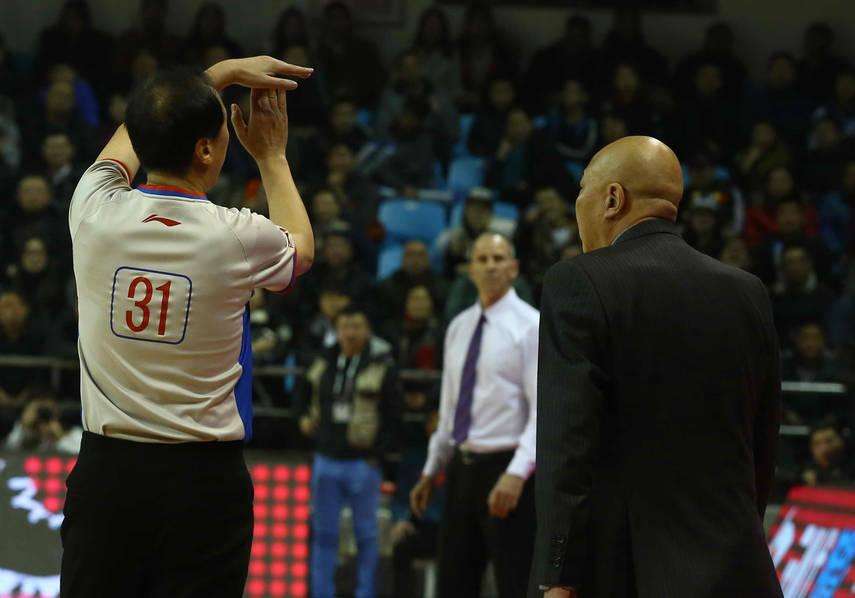 篮球犯规了吗,30种篮球犯规动作