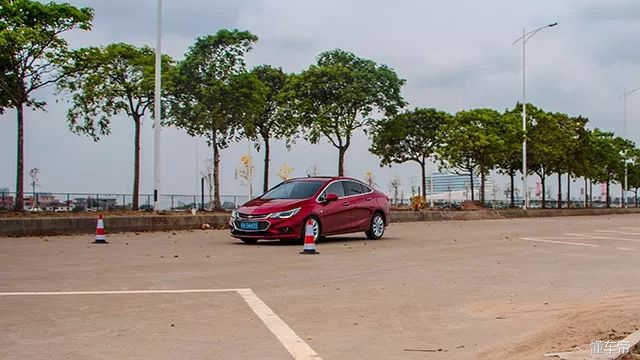 2023款科鲁兹顶配值不值得买,新款科鲁兹2023年的还值得买吗