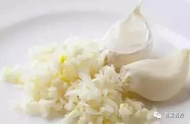 它发了芽再吃，连绝症都怕，以前扔了真是浪费了！