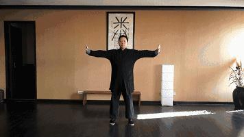 抻筋一寸,寿涨十年!每晚花上10分钟,3招通经拔病根!专家示范