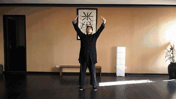 抻筋一寸,寿涨十年!每晚花上10分钟,3招通经拔病根!专家示范