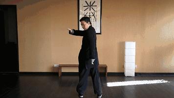 抻筋一寸,寿涨十年!每晚花上10分钟,3招通经拔病根!专家示范