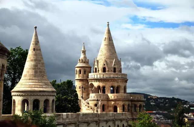 月薪五千也能去的欧洲城市,月薪5k能去日本吗