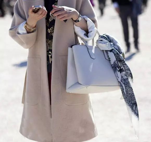 一条丝巾五种系法让你不重样,丝巾常用的几种系法