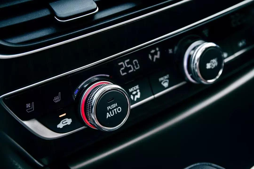 新雅阁2022款对比十代雅阁,新雅阁2022款对比十代雅阁颜值