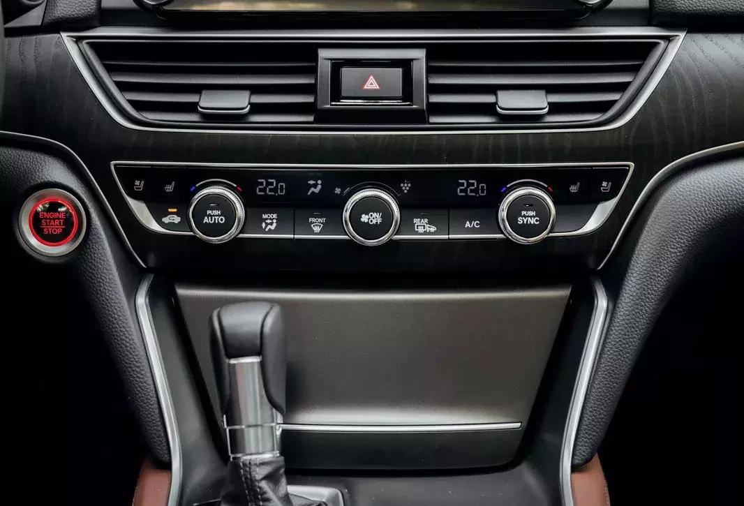 新雅阁2022款对比十代雅阁,新雅阁2022款对比十代雅阁颜值