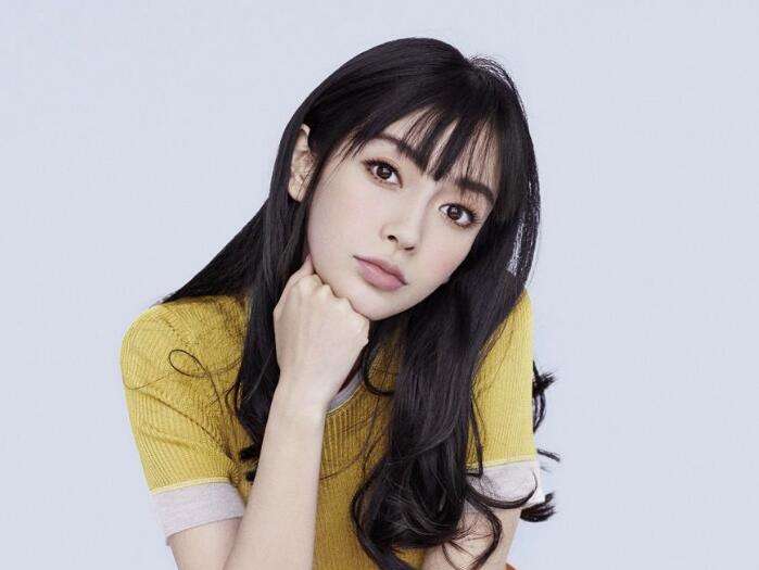 杨颖杂志封面写真照最新,杨颖最新杂志大片短发