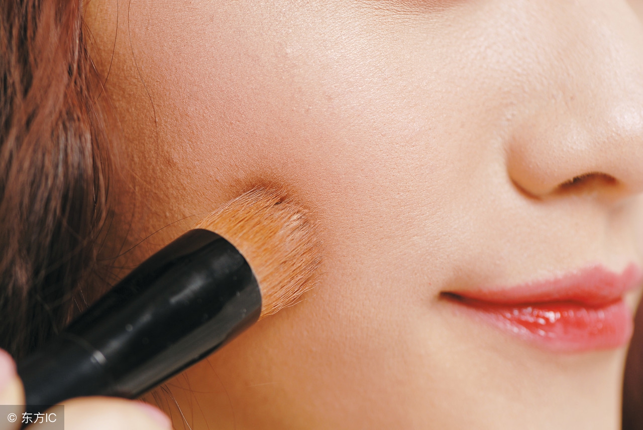 底妆怎么才能不浮粉教程,怎样打古装底妆服帖不浮粉