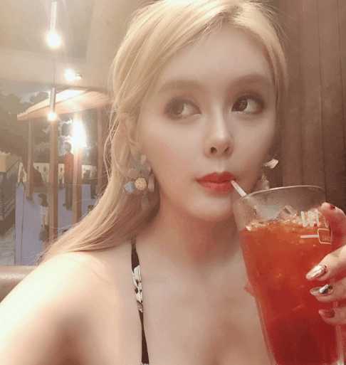 主播张琪格发图求证，节奏莫带了，真没整容！