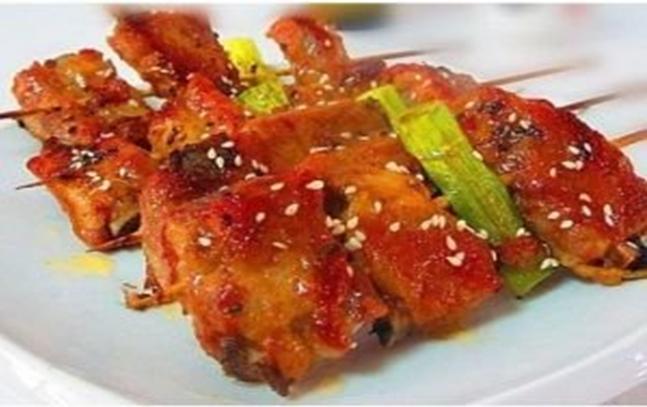 用电饼铛和剩馒头自制美味披萨,电饼铛都能做什么美味的早餐呢