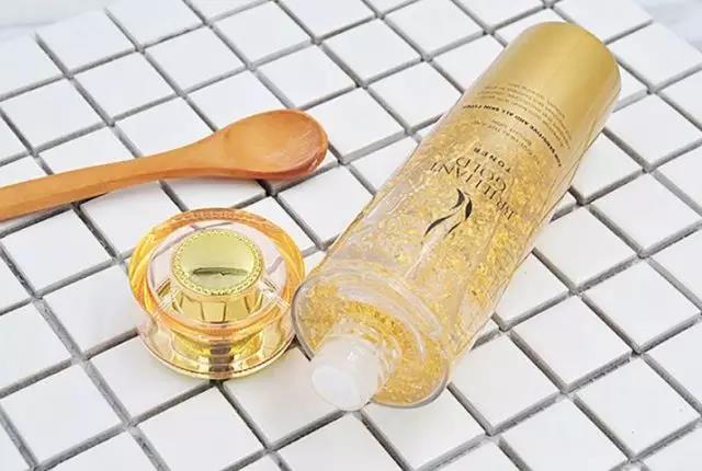 金子总是发亮的,贴在脸上是不是更亮?这个想法很壕