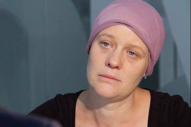 在鸡棚里工作,在捷克做什么