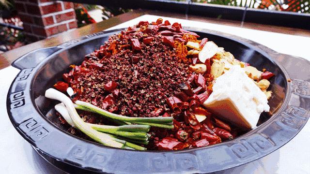 这口辣得让我怀疑人生的锅底，就算在龙泉驿也要去吃！