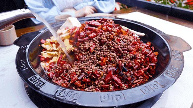 这口辣得让我怀疑人生的锅底，就算在龙泉驿也要去吃！