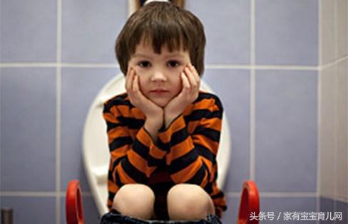 宝宝在幼儿园拉粑粑不喊老师,幼儿园孩子拉粑粑不敢跟老师说