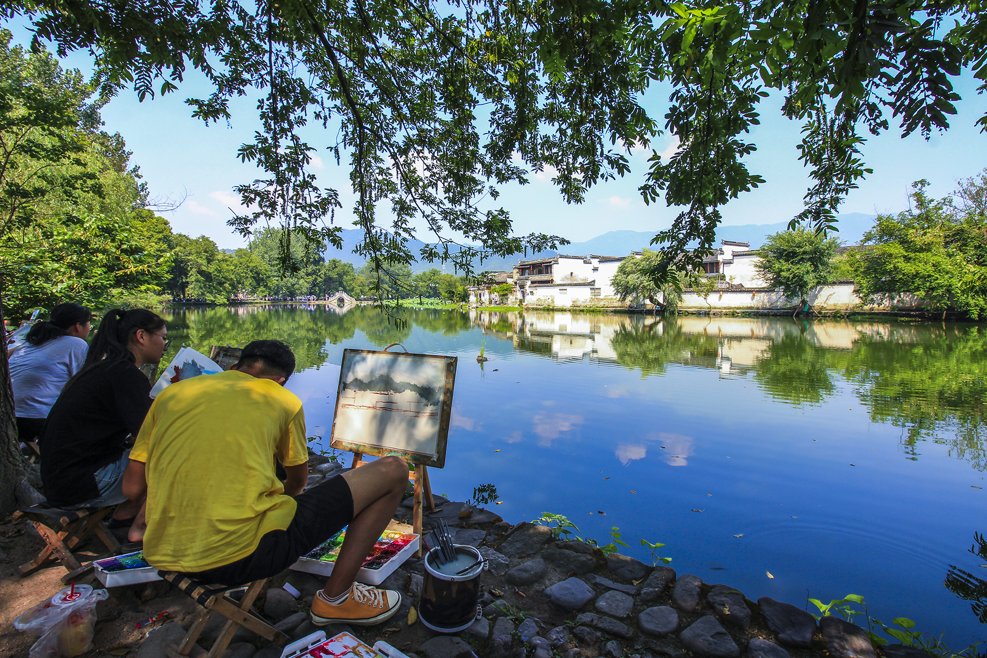 安徽省黄山市黟县宏村阿菊艺术团,宏村阿菊表演地点离宏村景区多远
