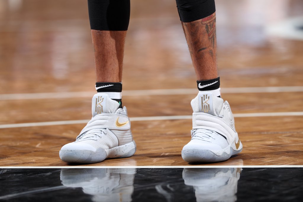 “师弟”让这双鞋在赛场上寿终正寝!IT穿这双鞋说出了湖人总…!