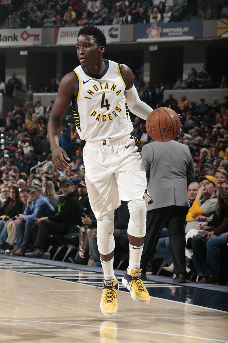 “师弟”让这双鞋在赛场上寿终正寝!IT穿这双鞋说出了湖人总…!