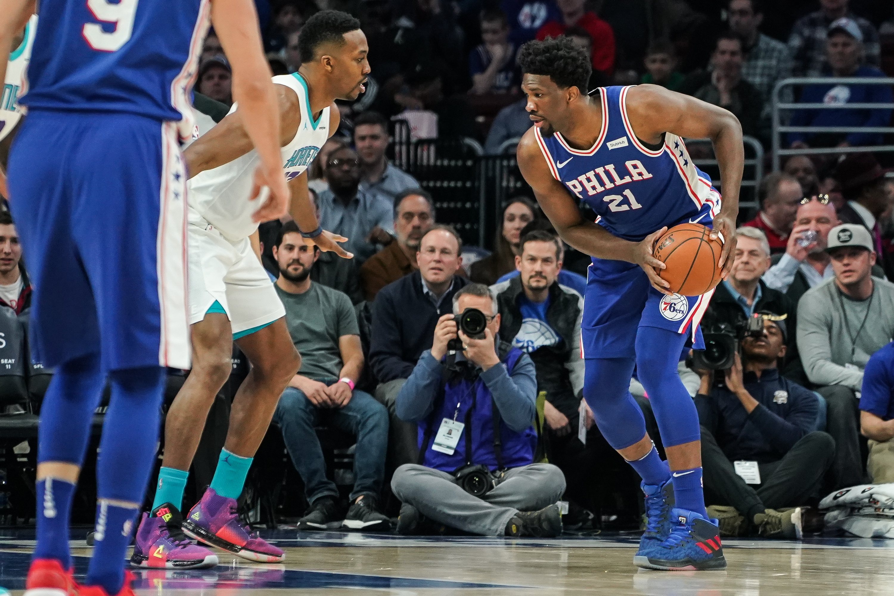 “师弟”让这双鞋在赛场上寿终正寝!IT穿这双鞋说出了湖人总…!