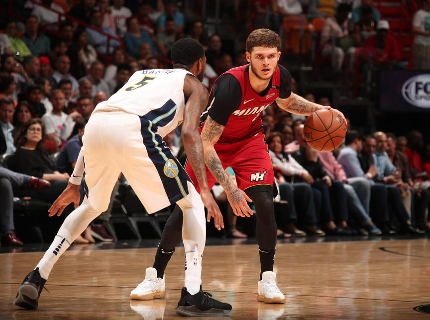 “师弟”让这双鞋在赛场上寿终正寝!IT穿这双鞋说出了湖人总…!