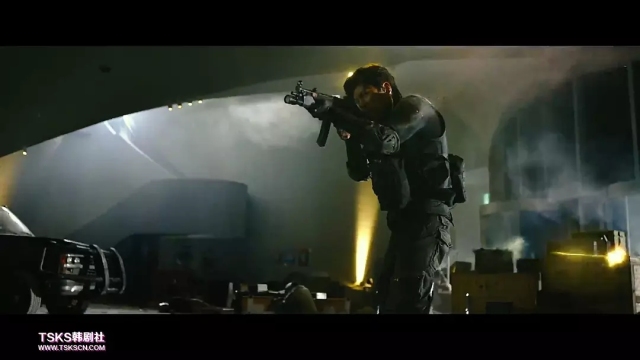 开场15分钟,两个大反转,网友:韩国导演太调皮