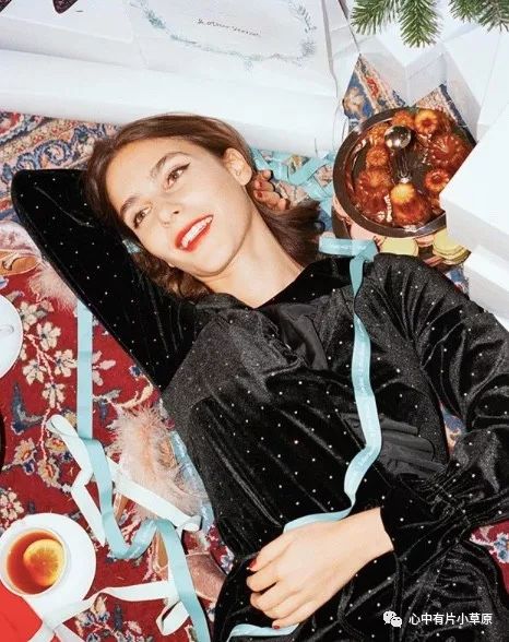 什么是丝绒面料的衣服,丝绒面料的衣服怎么样