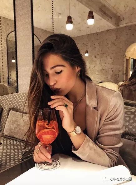 什么是丝绒面料的衣服,丝绒面料的衣服怎么样