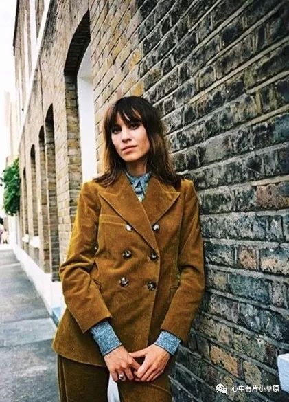 什么是丝绒面料的衣服,丝绒面料的衣服怎么样