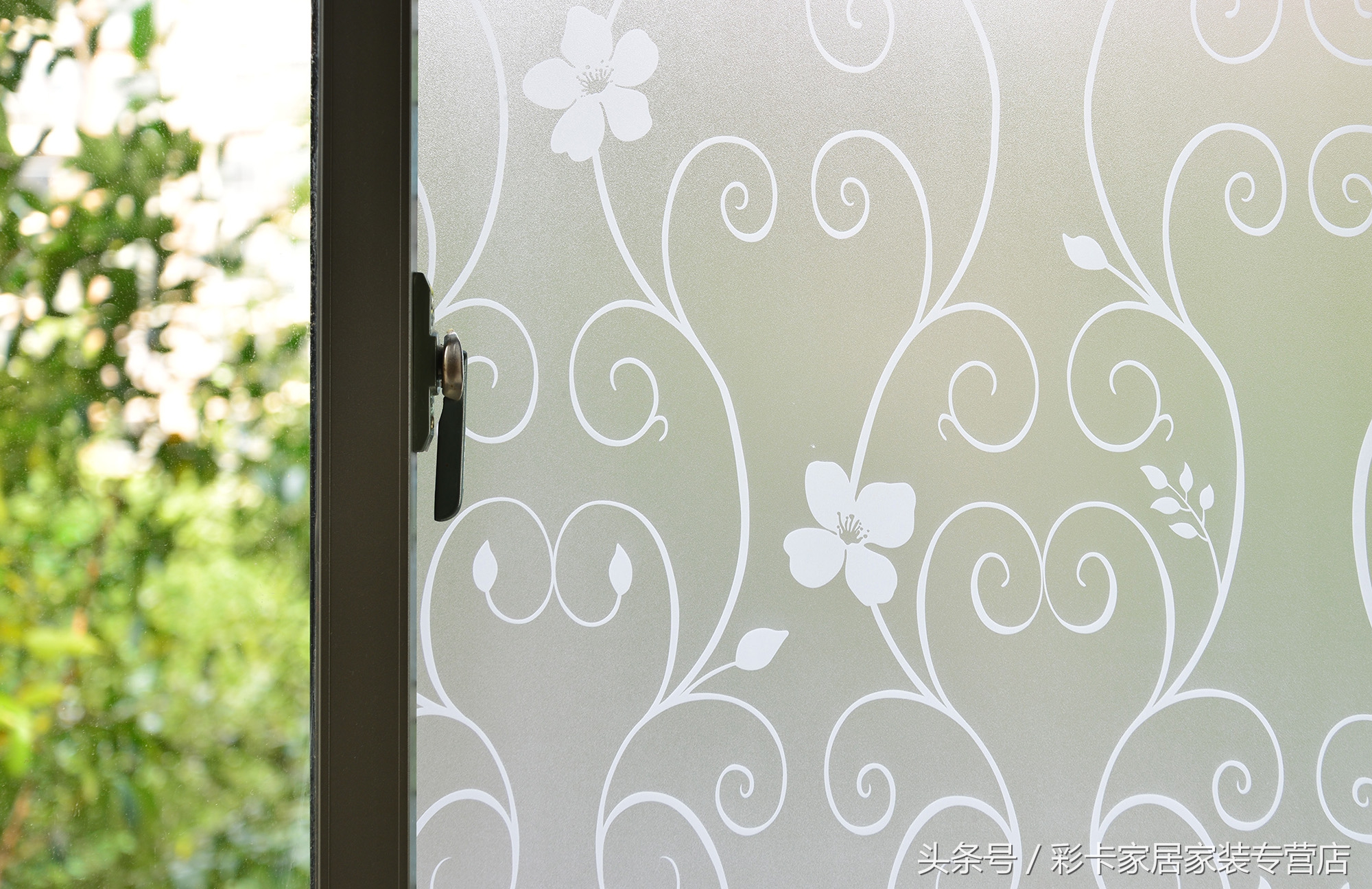 静电贴粘性不高为啥不会掉,墙面静电贴粘不住怎么增加粘性