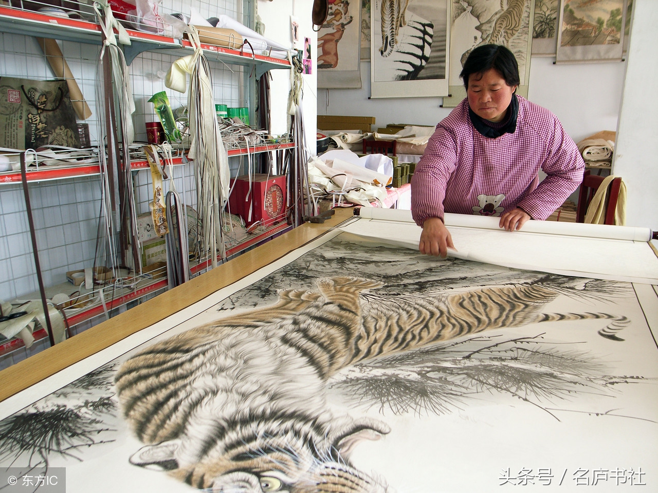 简单装裱作品方法,简单装裱国画图片