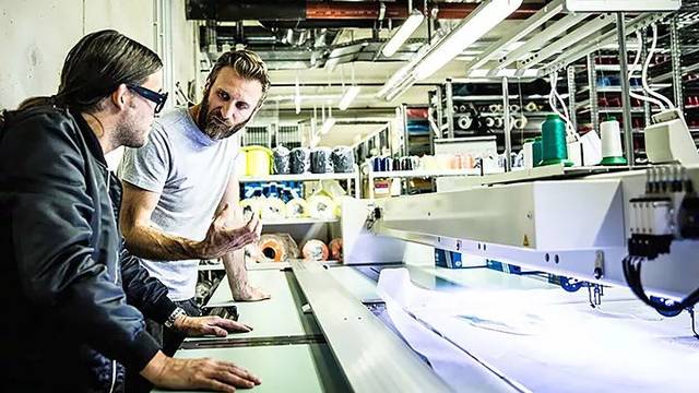 阿迪海洋垃圾鞋,阿迪达斯海洋垃圾做的鞋叫什么