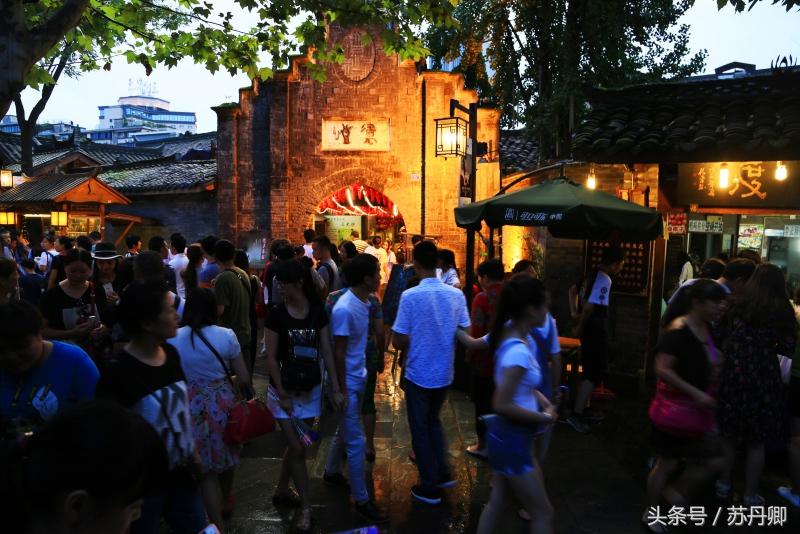 繁花宽窄巷子,宽窄巷子攻略和景点