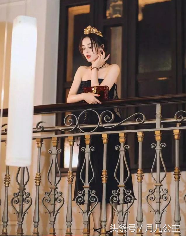 哪个明星的自然碎发最好看,明星的中短碎发哪个好看