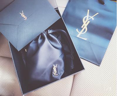 如何在ysl官网买东西送小气垫,在网上旗舰店买ysl怎么买更便宜