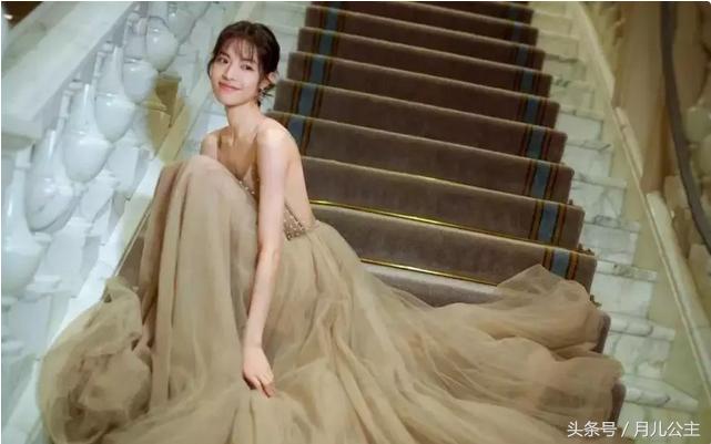 哪个明星的自然碎发最好看,明星的中短碎发哪个好看