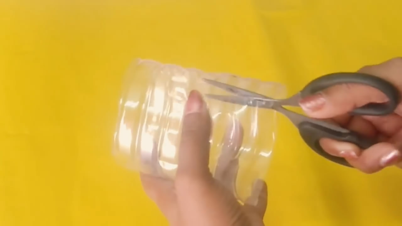 废瓶子改造花篮,塑料瓶子改造大全简单