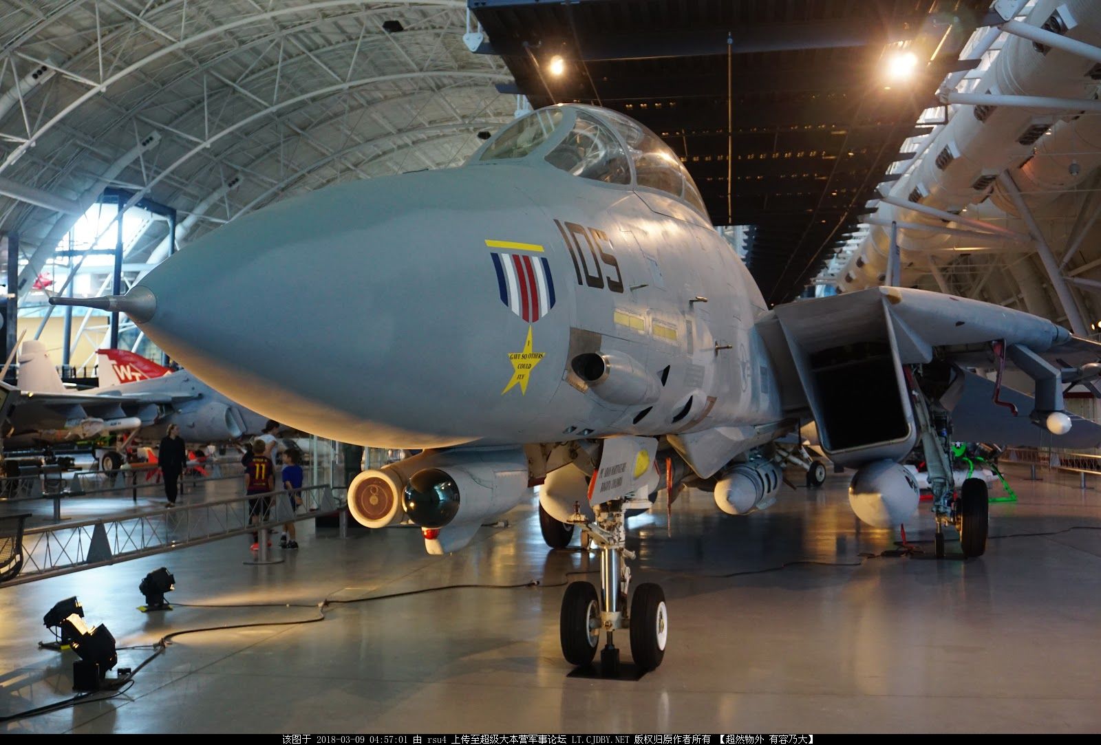 美国舰载机起飞和降落,美国舰载机有什么作战实力