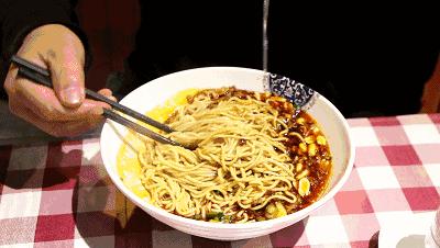 重庆哪家老太婆摊摊面正宗,老太婆摊摊面推荐