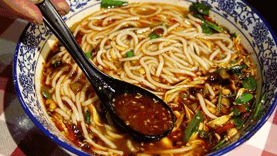 重庆哪家老太婆摊摊面正宗,老太婆摊摊面推荐