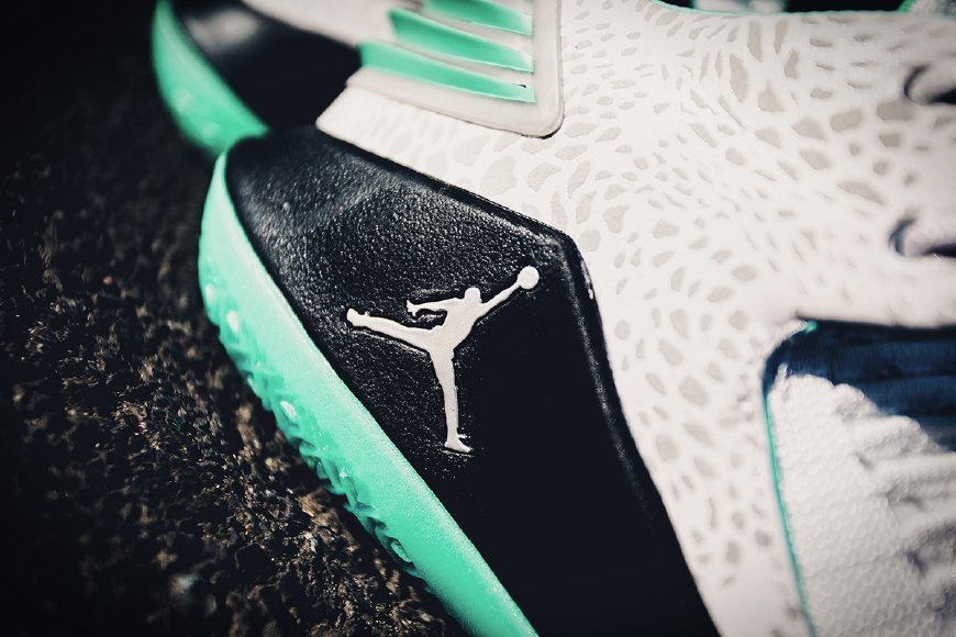 心之所向身之所往郭艾伦aj34,郭艾伦签名鞋视频