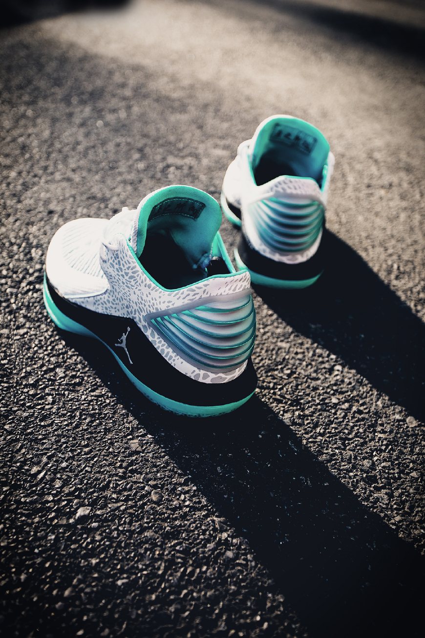 心之所向身之所往郭艾伦aj34,郭艾伦签名鞋视频