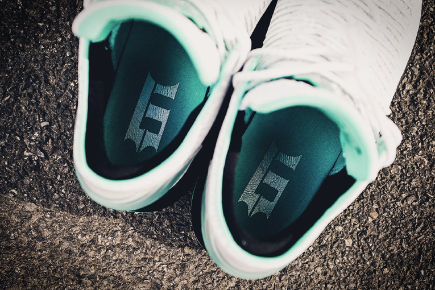 心之所向身之所往郭艾伦aj34,郭艾伦签名鞋视频